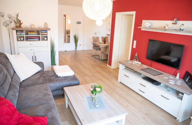 @Home - sun terrace, dogs allowed, sauna, close to the Bodden, Baltic Sea 6km away