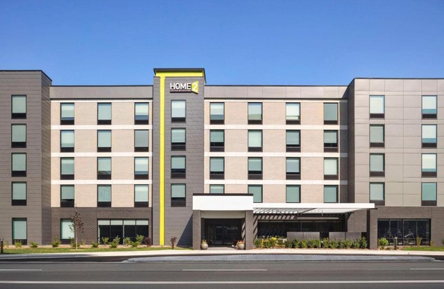 Home2 Suites By Hilton Milwaukee West