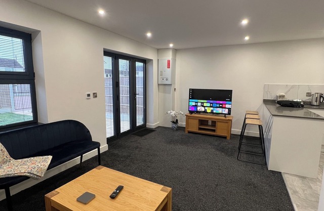 Homely Retreat Spacious Ground Floor Flat Near Oxford City Centre, Free Parking