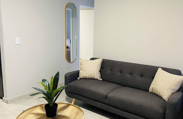 Homely Stay 2-bedroom Apartment Next To OR Tambo Airport