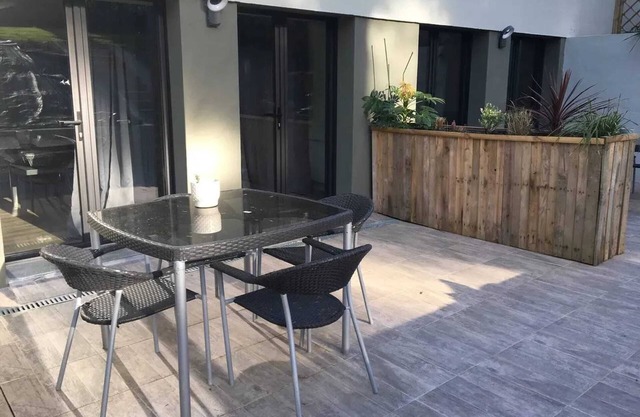 Homerez - Nice apartement for 5 ppl. with terrace at Saint-Sébastien-sur-Loire