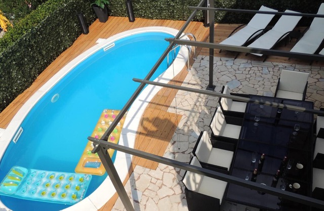 Homerez - 100 m away from the beach! Big villa with swimming-pool and jacuzzi
