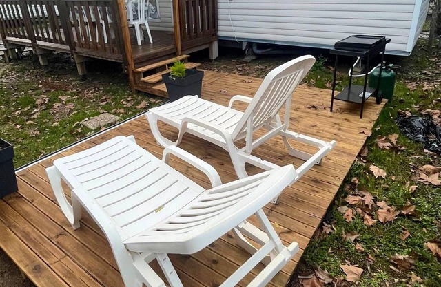 Homerez - Amazing bungalow for 8 ppl. with shared pool and terrace at Onzain