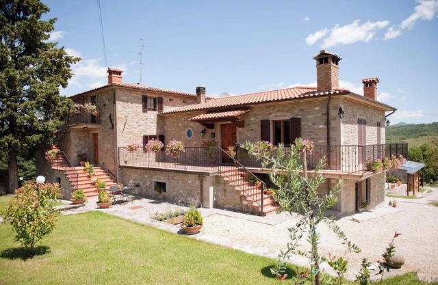 Homerez - Appt in Caprese Michelangelo.