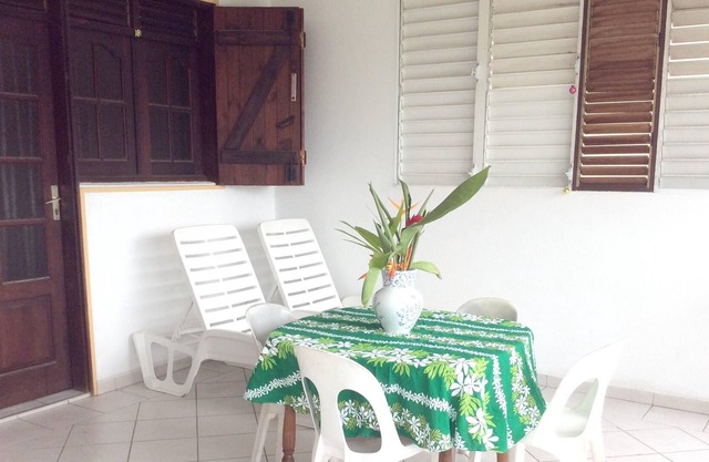 Homerez - Appartement 8 km away from the beach for 4 ppl. at Petit Canal
