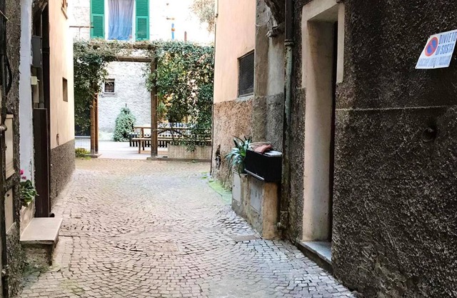 Homerez - Beautiful house 8 km away from the beach for 6 ppl. at Badalucco