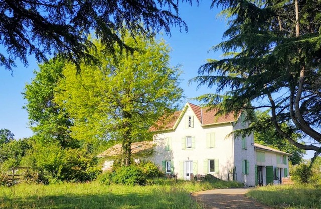 Homerez - Big house for 14 ppl. with terrace at Saubrigues