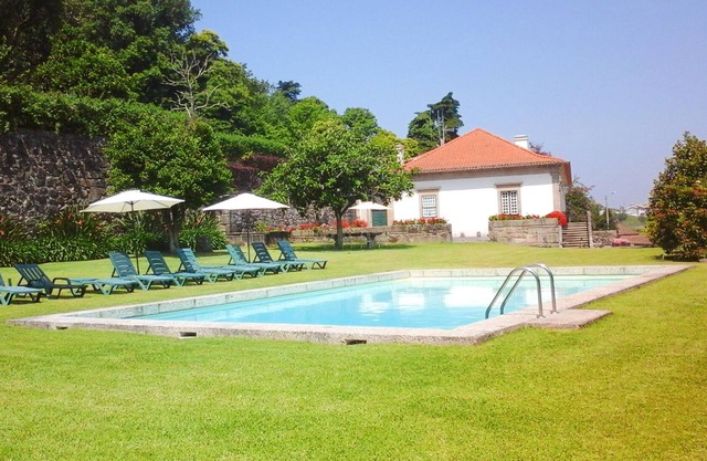 Homerez - Big villa for 12 ppl. with swimming-pool and terrace at Santo Tirso