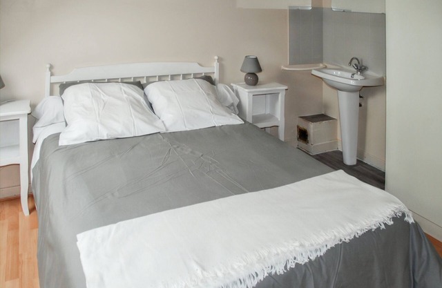 Homerez - Charming house with garden in Jugon-les-Lacs