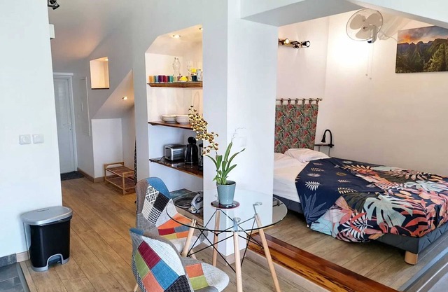 Homerez - Cozy studio with sea view in Saint-Leu