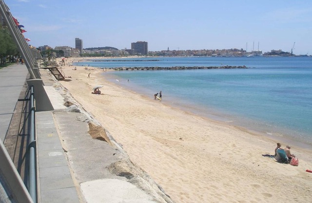 Homerez - 17 m away from the beach! Beautiful appartement for 4 ppl.