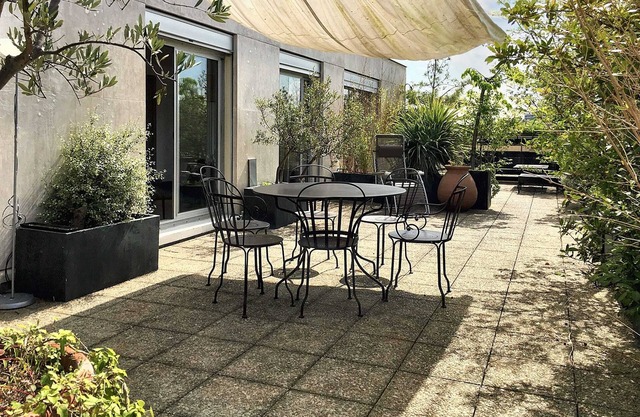 Homerez - Paris Apartment with Terrace