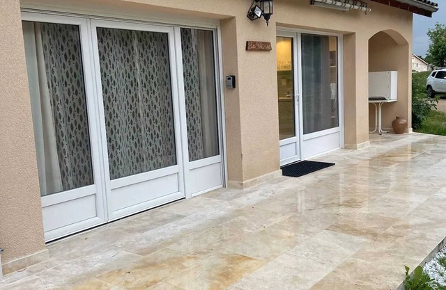 Homerez - Renovated Apartment in Lapte with Terrace 40 m²