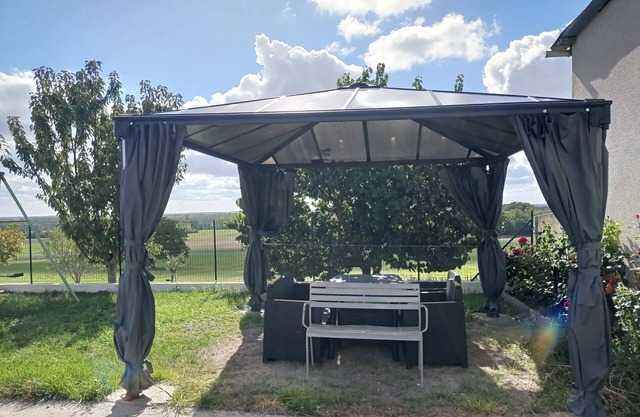 Homerez - Welcoming House with Garden in Assay