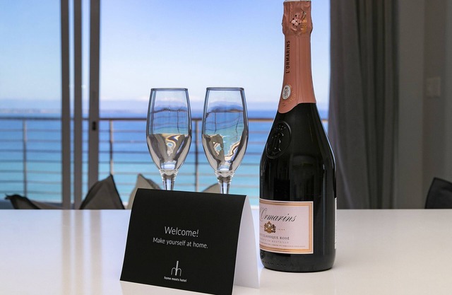 Horizon Bay 1602 LUX Penthouse with amazing views by HMH