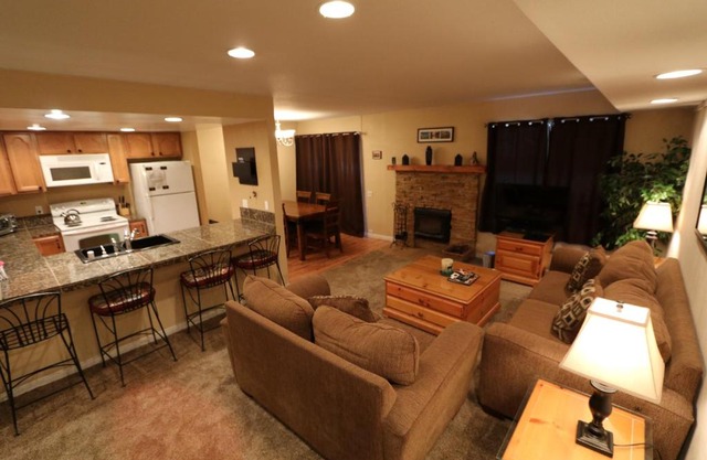 Horizons 4 #163 condo