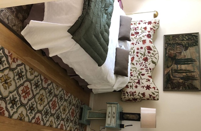 Horse Country Carriage House with Views of Horse Paddocks and Famous Barns.