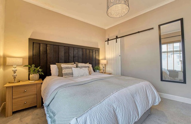 Host & Stay | Loughborough Road House