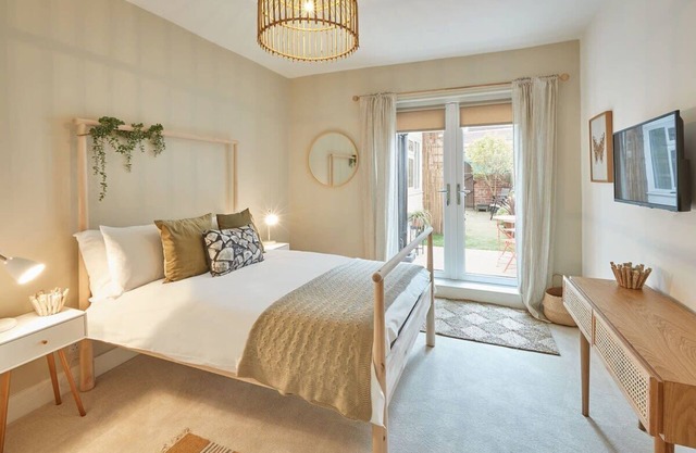 Host & Stay | Retreat By The Sea