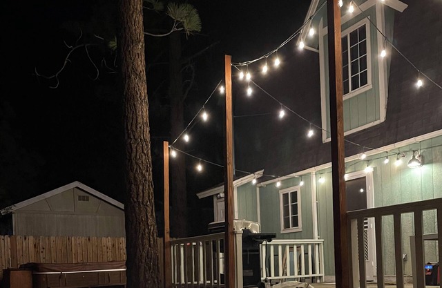 Hot Tub! "Cottage Sleeps 6”