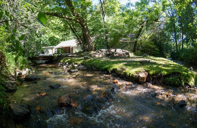 Hot tub, Creek, Close to Cherokee