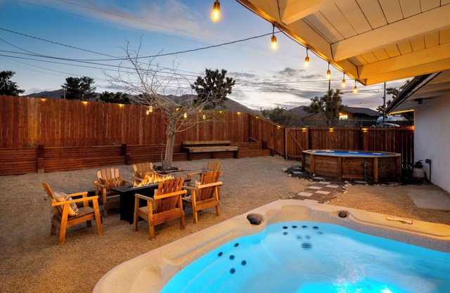 Hot Tub, Epic Views, 10 min to JTNP, Stargazing