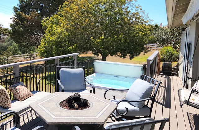 Hot tub, firepit & Gameroom. Near San luis Obispo, Pismo beach, Avila. Pets OK!