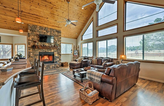 Hot Tub & On-Site Hiking: 30-Acre Vernon Retreat!