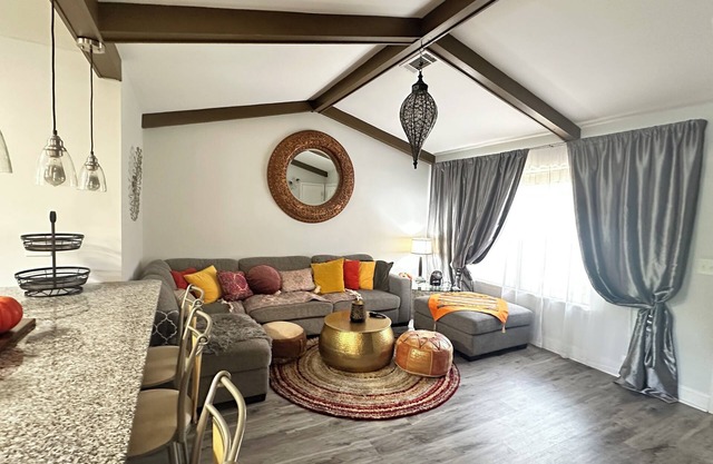 Hot Tub, Wheelchair Accessible, Central Location, Fenced In, Pet Friendly