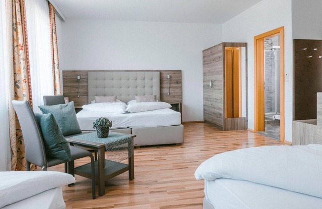 Hotel Garni Dreibettzimmer Du/wc - Hotel Johannes-zeche Tauber