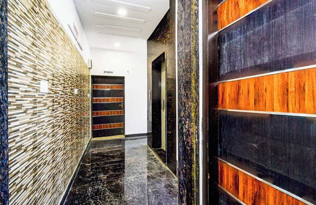 HOTEL GREENLANE SUITES