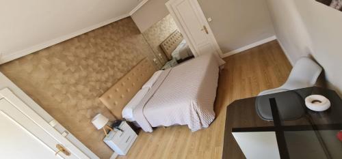 HOTEL HOLIDAY camino de Santiago por la costa