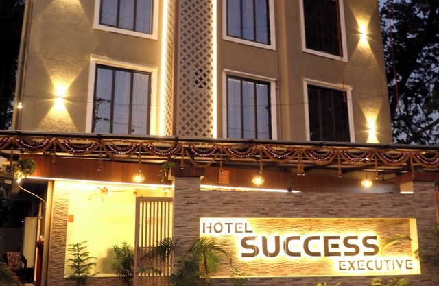 Hotel In Navi Mumbai With Other, Internet, Bedding/Linens