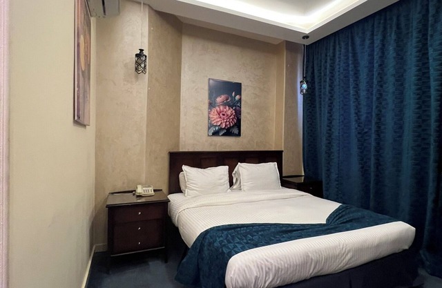 hotel in Wonderful Gizawith Infront of the center of pyramids and sphinx