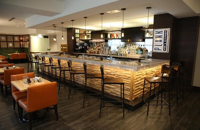 Hotel Indigo Naperville Riverwalk
