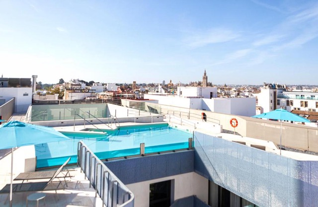 Hotel Macià Sevilla Kubb