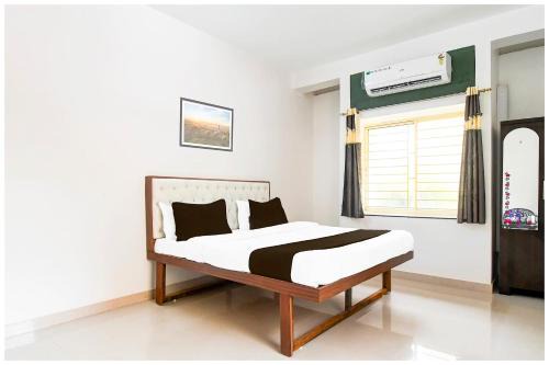 Hotel Shree Laxmi Resorts - Patia Railway Station- Fully Air Conditioning Hotel - Luxury & Spacious Room -A Premium Hotel