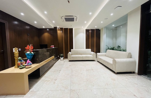 HOTEL THE ROYAL VISTA