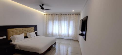 Hotel trees thekkady