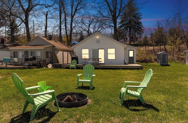 Houghton Lake Sunrise: Leaf Peeping and Lake Views—Fall Getaways at Houghton Lake!