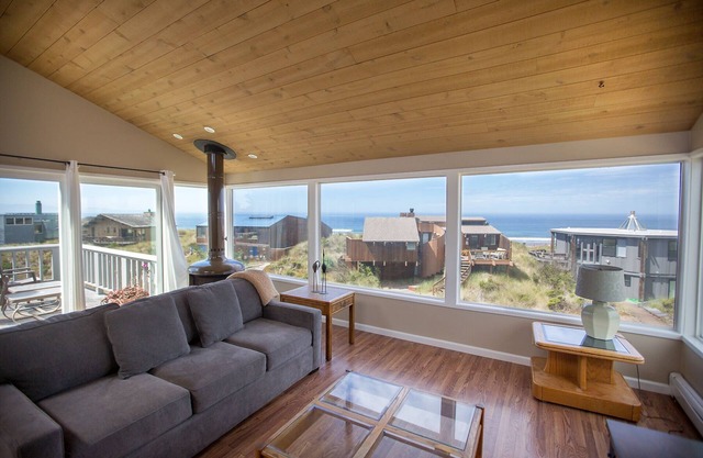 House 33 with Hot Tub