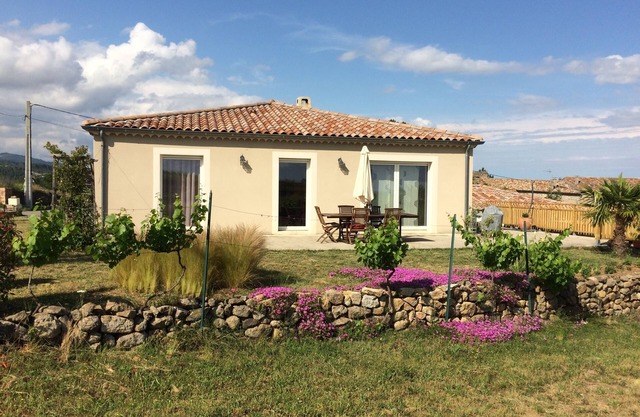 House 4 rooms 2 to 8 people in Southern Ardèche - The Dream of Papi