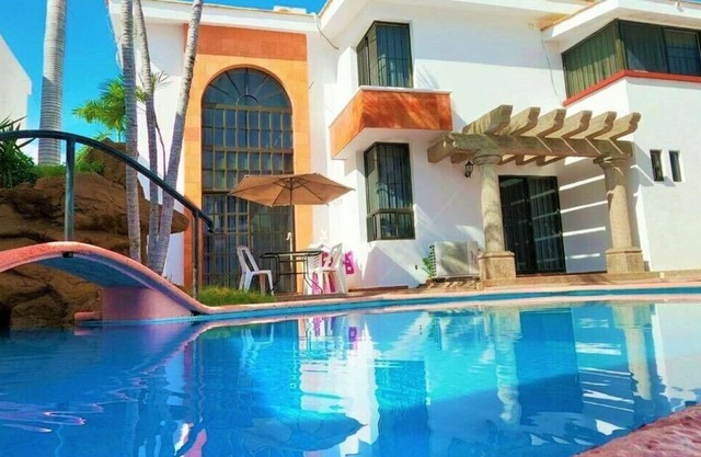 House and Bungalow with Private Pool and Ping Pong Table by Zona Dorada