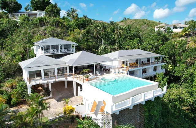 House between sky and sea/10 mn center beach and restos
