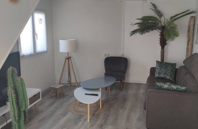 House center ville la tranche sur mer, 4 rooms, sleeps 6