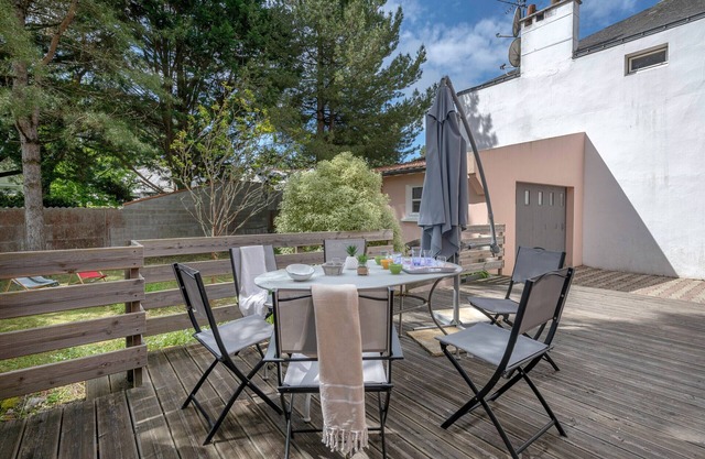 House for 4 with garden 1km from the beach