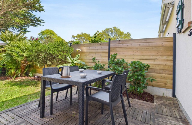 House for 4 with garden, 500m from the beach