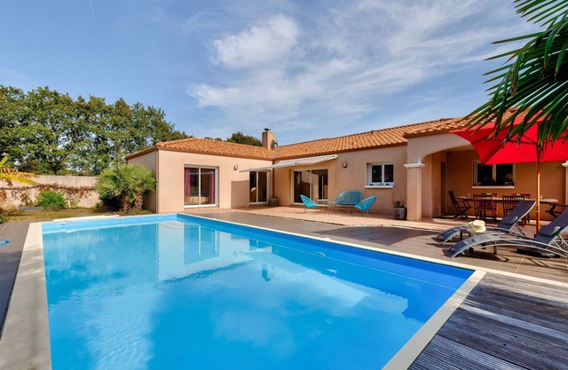 House for 6 - Pool and relaxation