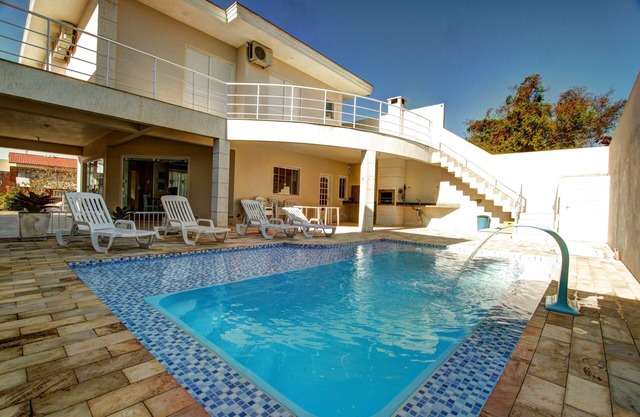 HOUSE IN BOMBINHAS BEACH CANTO GRANDE