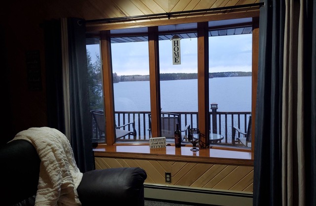 House on 1900 Acre chain of lakes snowmobile and ATV trails in Northern Wi.